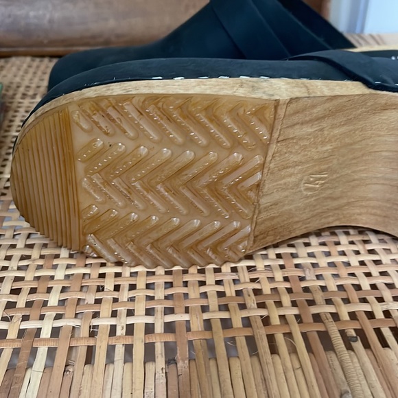 Brand New Swedish Vollsjö 100% Leather CLOGS in black. Alder wood sole.Size 10. - Picture 3 of 6
